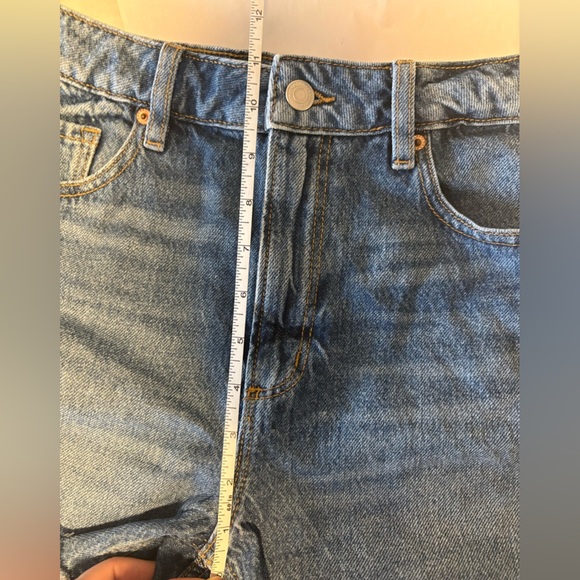 Dynamite Ella Organic Cotton High Rise Cutoff Mom Jean Shorts – Size 27 - Picture 6 of 8